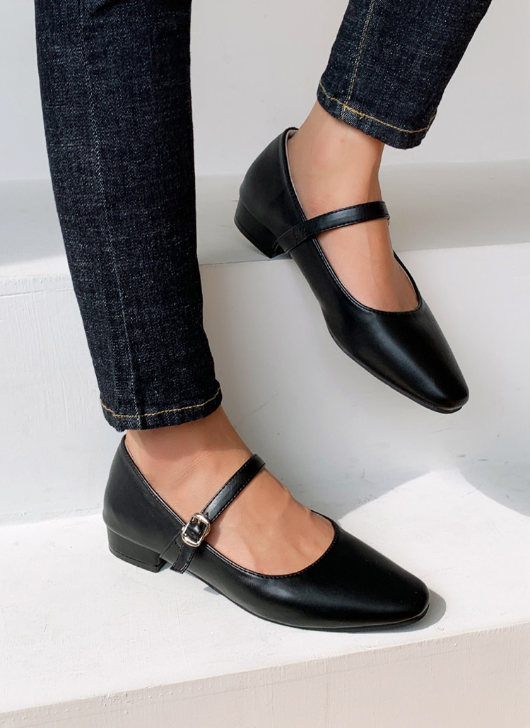 人気のファッショントレンド 最高のフラット シューズ ストラップ