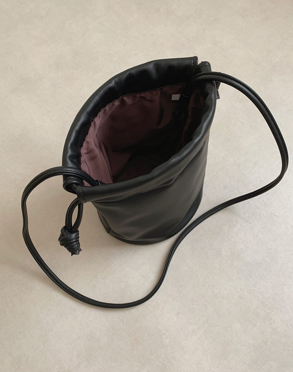 leather drawstring bag・d275618（バッグ/バッグ）| __maira.___ | 東京ガールズマーケット