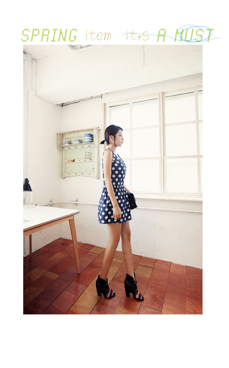バックオープンブルーデニムドット柄スクエアネックノースリーブミニ丈フレアワンピース・全２色 | DHOLIC | 詳細画像9