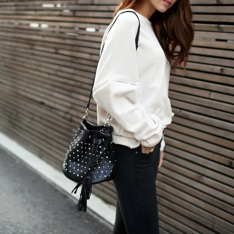 <font color=red><b>◆◆雑誌JJ9月号/mina9月号/JILLE8月号掲載◆◆</b></font>スタッドミニブラックショルダーバッグ・全1色 | DHOLIC | 詳細画像1