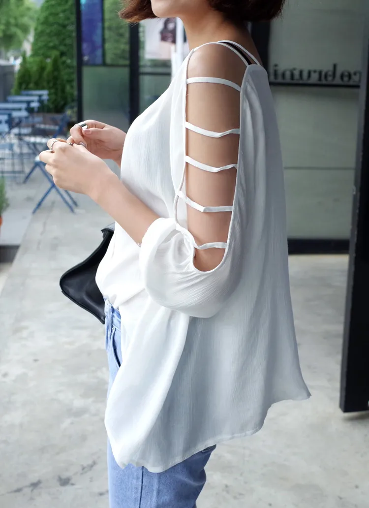 <font color=red><b>●●雑誌JELLY10月号掲載●●</b></font>ストラップショルダースリットアンバランスブラウス・全2色 | DHOLIC | 詳細画像1