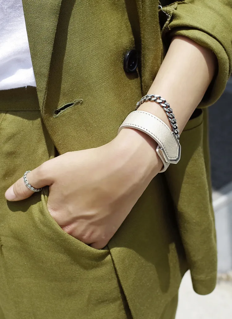 <font color=red><b>**雑誌CanCam2月号/non-no12月号/JELLY11月号/JJ10月号掲載**</b></font>シルバーメタル本革ブレスレット・全4色 | DHOLIC | 詳細画像1