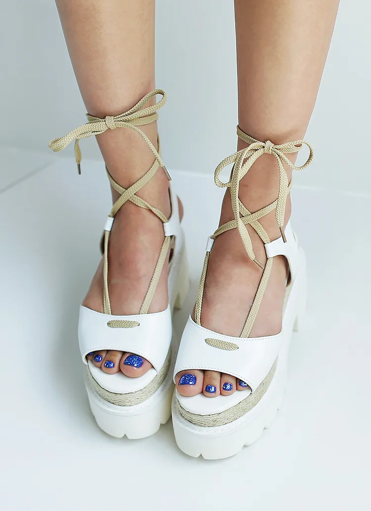 ロングストラッププラットフォームヒールサンダル・全2色 | DHOLIC | 詳細画像1