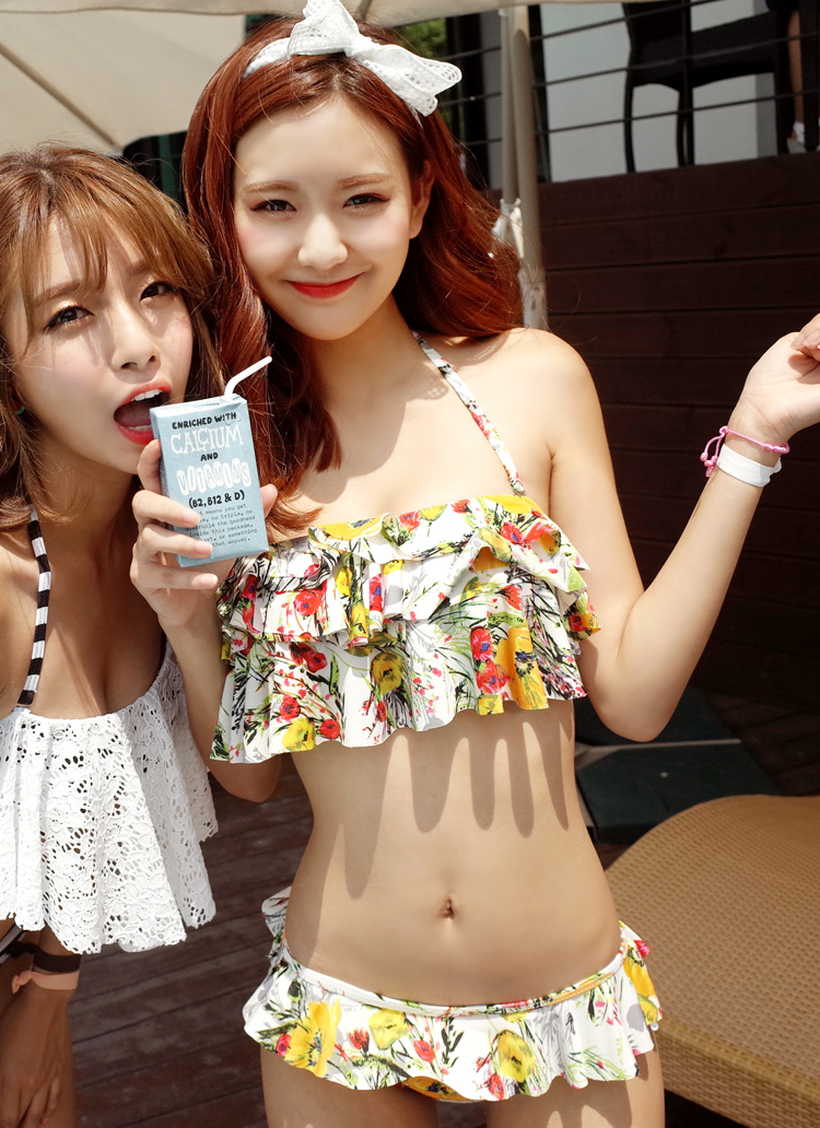 【Dolce & Gabbana】フローラルブーケ バンドゥビキニ 水着 Amazon.com: Dolce & Gabbana Pink Floral Halter Beachwear