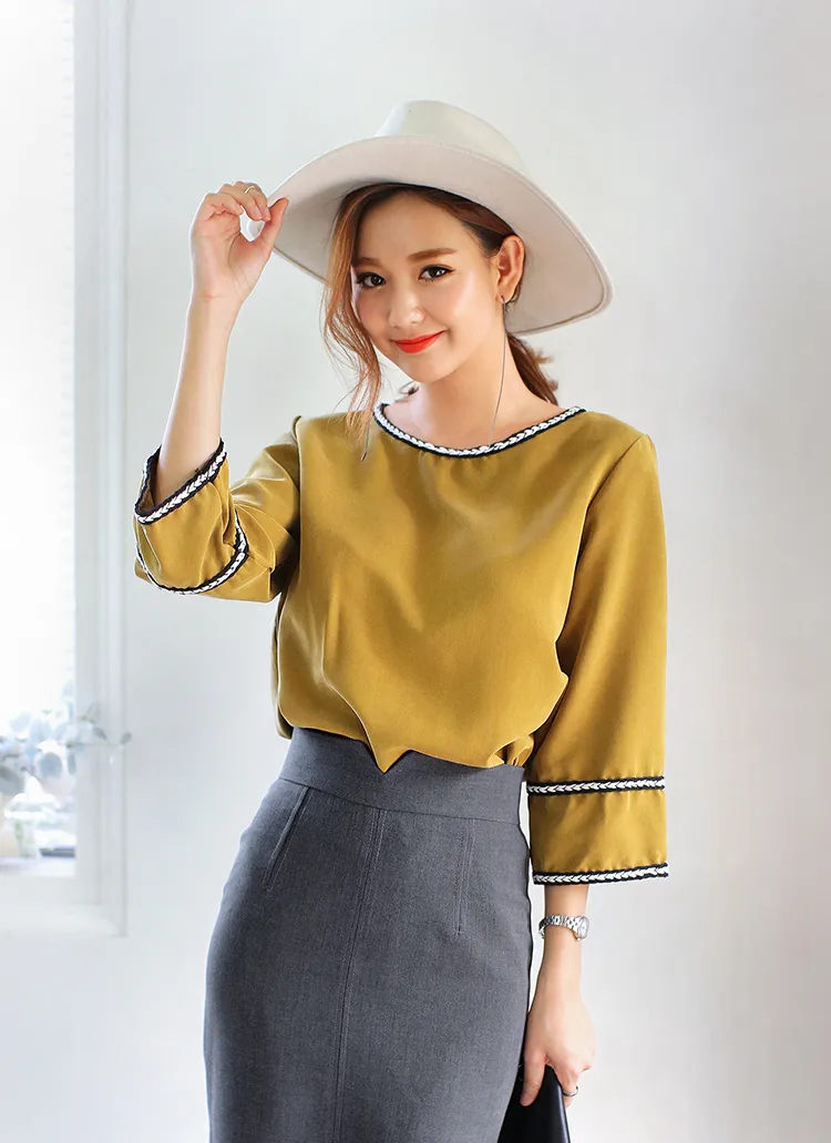 エスニックテープラインクルーネックブラウス・全3色 | DHOLIC | 詳細画像1