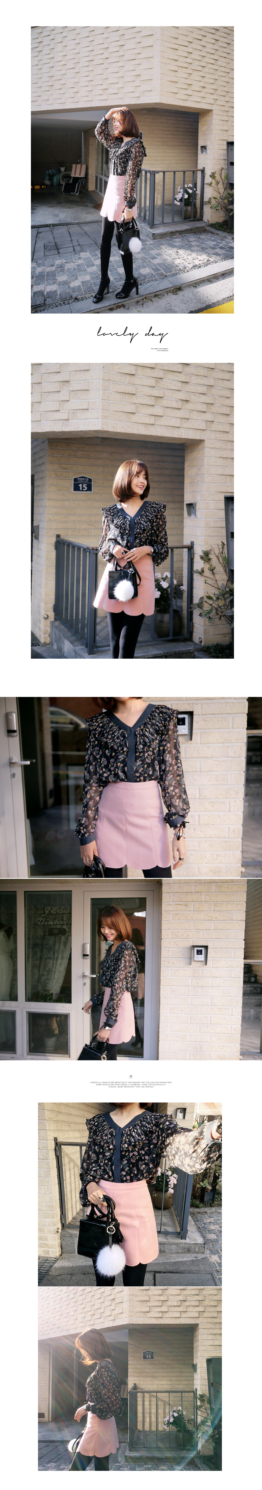 フラワーパターンフリルVネックブラウス・全2色 | DHOLIC | 詳細画像2