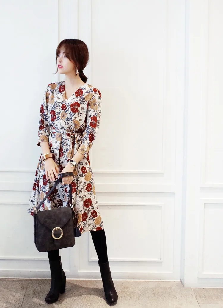 <font color=red><b>**雑誌mer3・4月号掲載**</b></font>レトロフラワーパターンVネックフレアミディワンピース・全3色 | DHOLIC | 詳細画像1