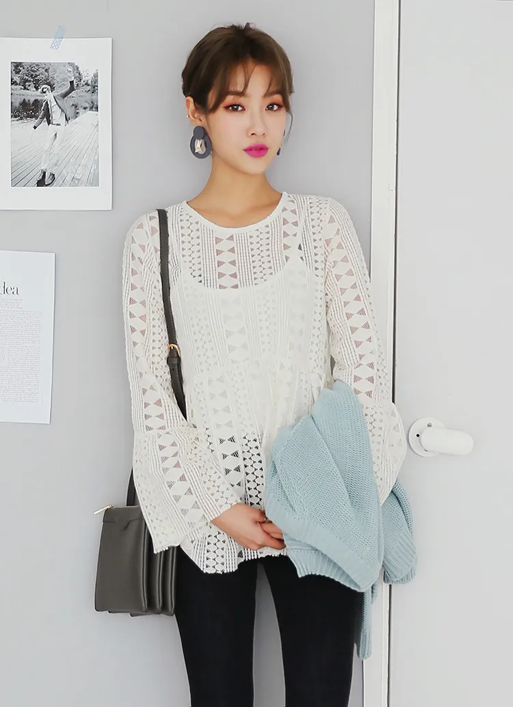 フレイドフレアヘムレースパターンブラウス・全2色 | DHOLIC | 詳細画像1