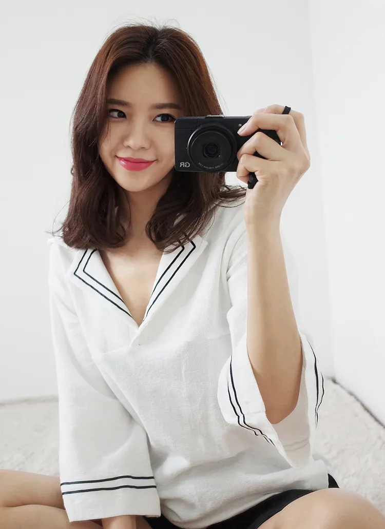 サイドスリットセーラーカラーTシャツ・全3色 | DHOLIC | 詳細画像1