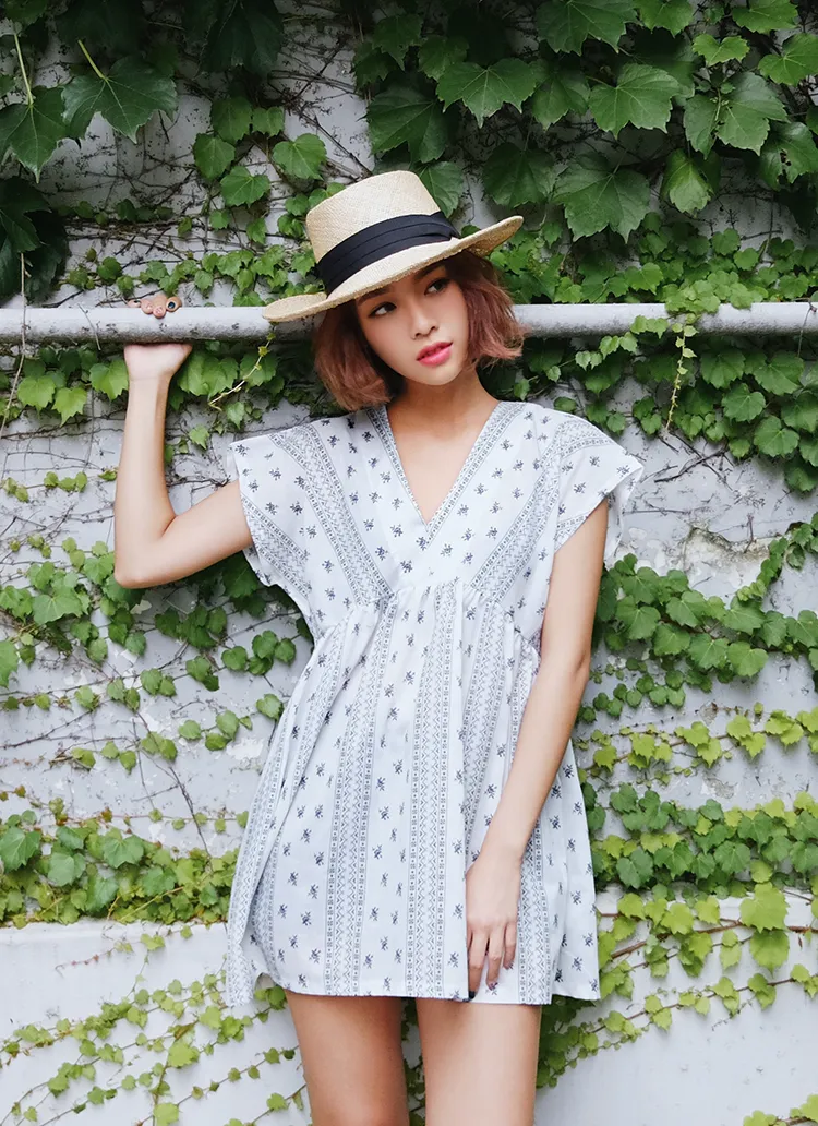 Vネックエスニックチュニックブラウス・全2色 | DHOLIC | 詳細画像1