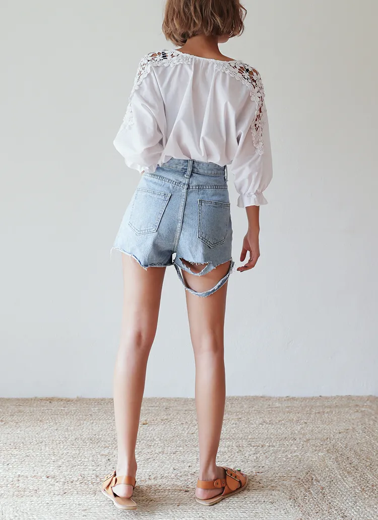 ダメージヘムライトブルーデニムショートパンツ・全1色 | DHOLIC | 詳細画像1