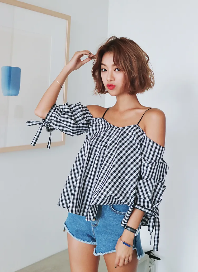 ギンガムチェックオフショルダーブラウス・全1色 | DHOLIC | 詳細画像1