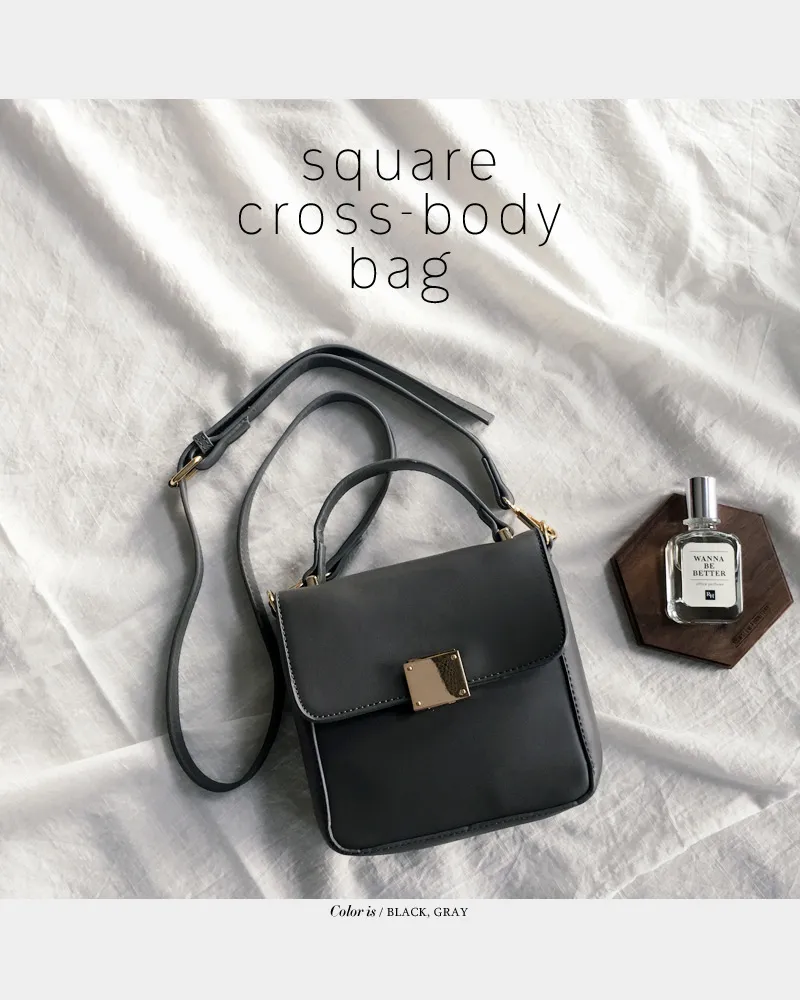 2WAYフェイクレザーゴールドバックルスクエアショルダーバッグ・全2色  