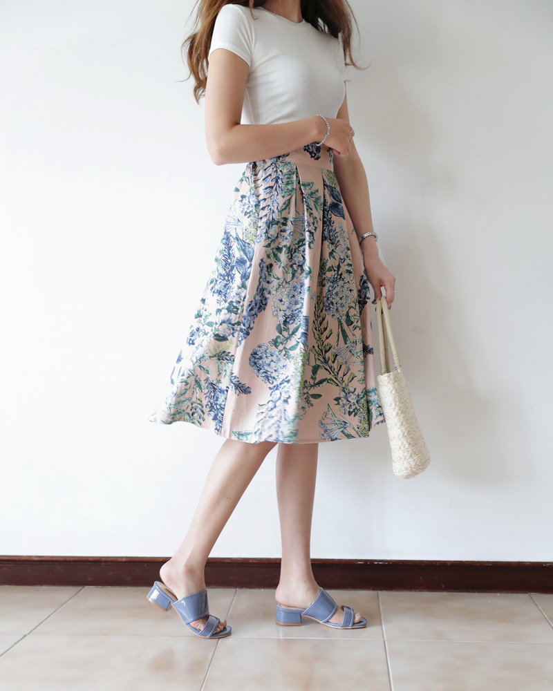 ★Coast フローラルｘフリルディテイルフレア 魅惑的マキシ★ Laced-Up Masterpiece Floral Slit Maxi Dress | Windsor