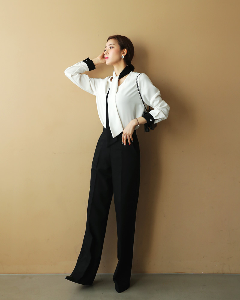 Rady 大人気完売‼️バイカラーボウタイブラウス Rady - Rady 大人気完売‼️バイカラーボウタイブラウスの通販 by DAISY