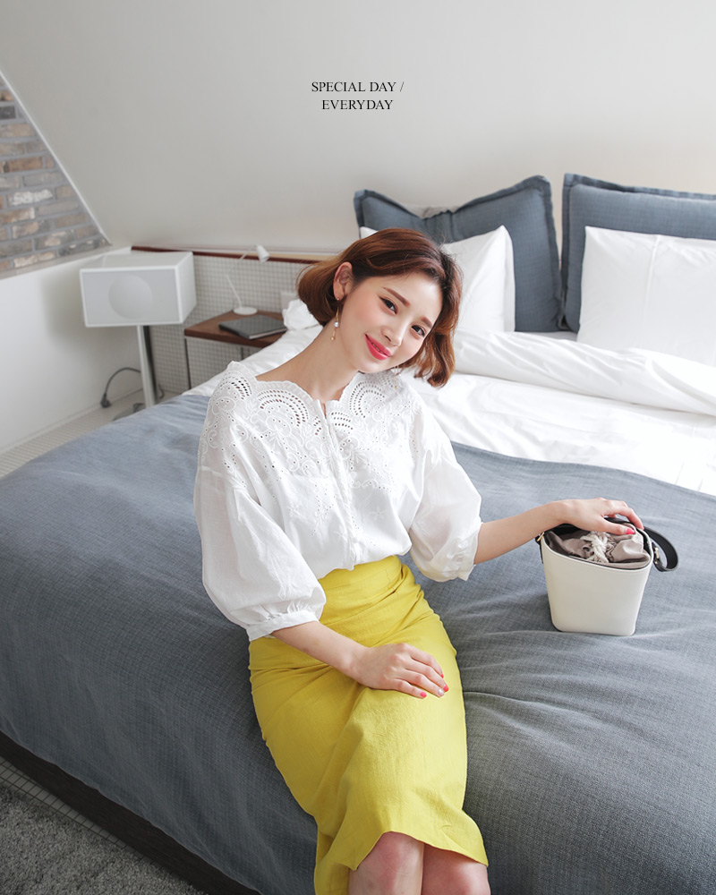 パンチングフローラル刺繍ブラウス・全2色 | DHOLIC | 詳細画像2