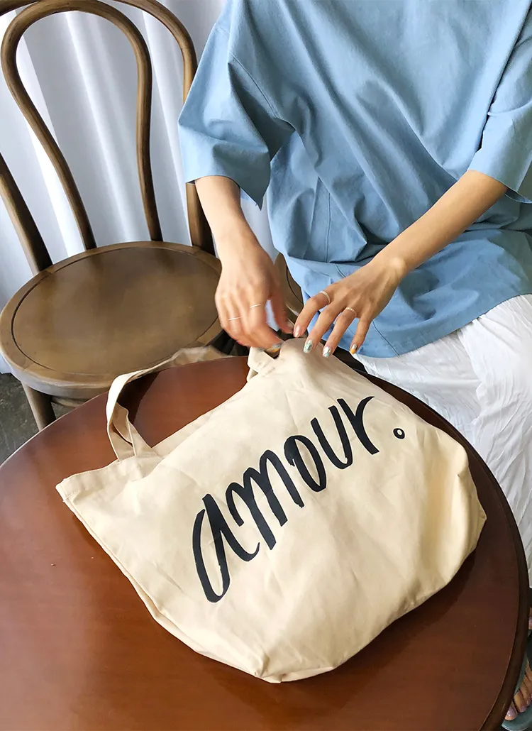 amour。レタリングトートバッグ・全1色 | DHOLIC PLUS | 詳細画像1