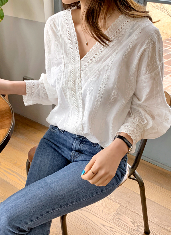 アイボリー レース Vネック フレア袖 トップス アイボリー レース Vネック フレア袖 トップス アイボリー レース V