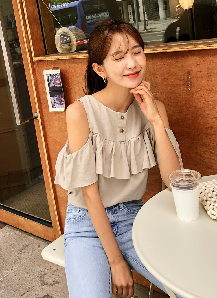 OHGA ラッフルフリルショルダーブラウス 楽天市場】【全品対象☆まとめ買い3点以上で使える 7%OFF