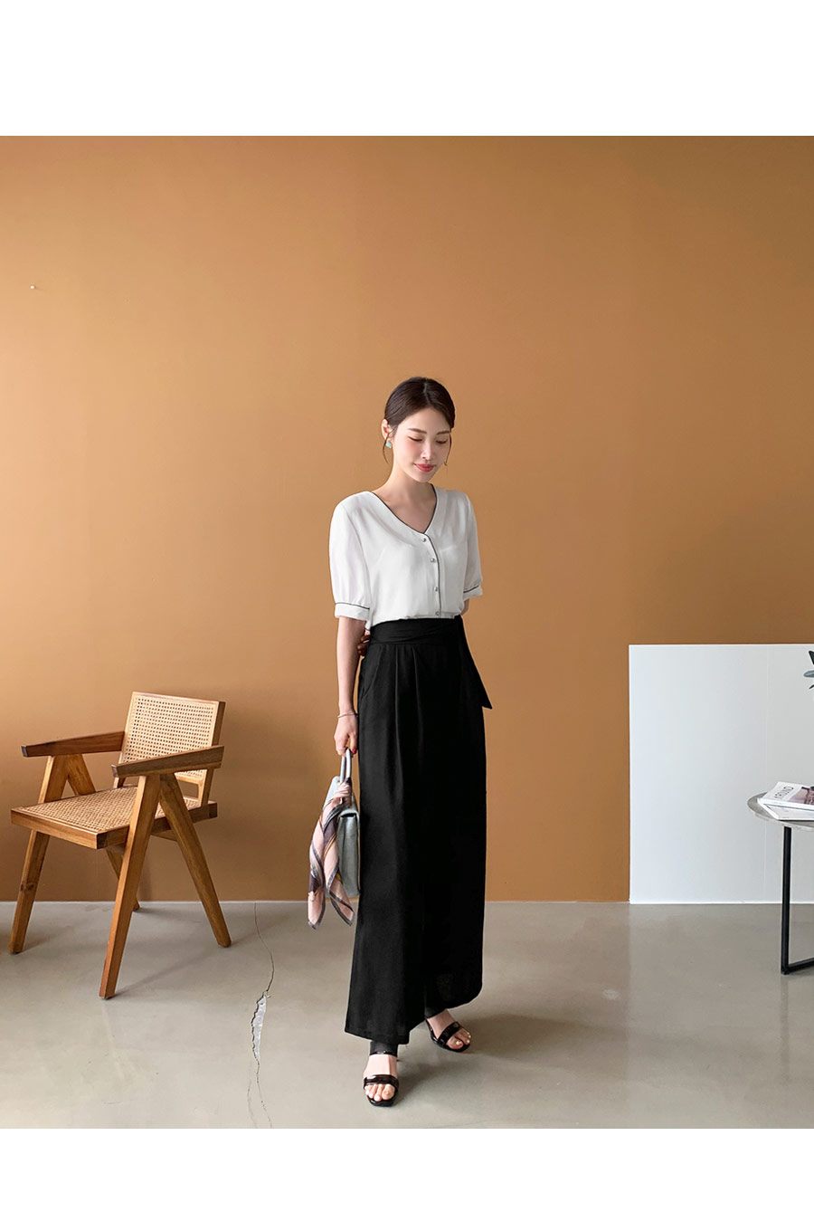 Vネックパイピングブラウス・全2色 | DHOLIC PLUS | 詳細画像2