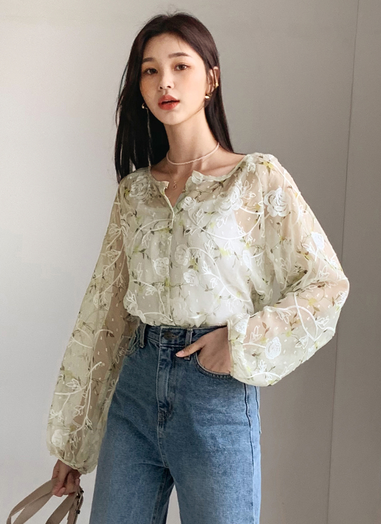 Khadi and Co. カディ&コー  フラワー刺繍シアーブラウス Khadi and Co. カディ&コー フラワー刺繍シアーブラウス