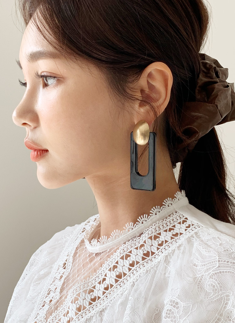 オーバルスクエアピアス 全2色ジュエリーイヤーリング ピアス レディースファッション通販 Dholicディーホリック ファストファッション 水着 ワンピース
