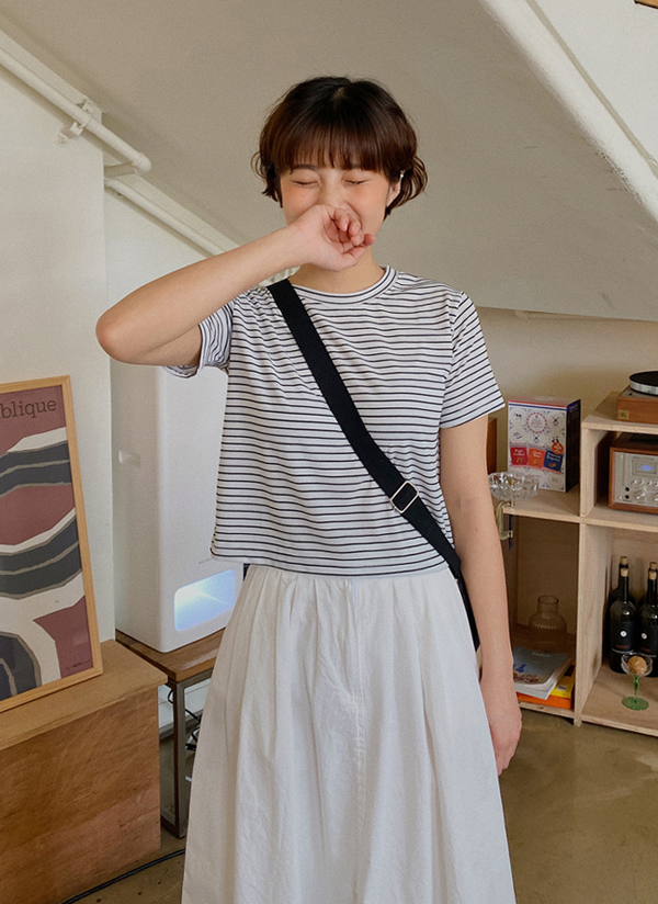 ボーダークロップドTシャツ | レディースファッション通販 - DHOLIC