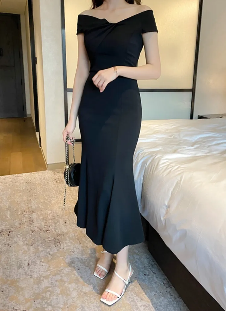 リボンネックスリムワンピース | arima | 詳細画像1