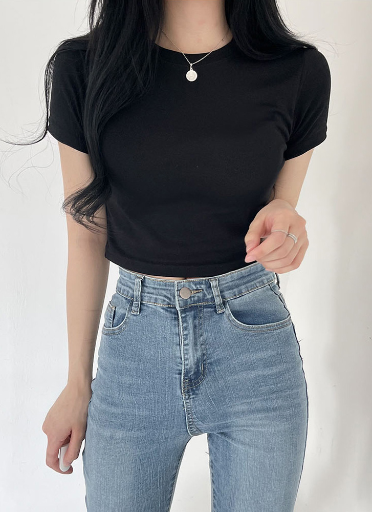 ネイビー クロップドTシャツ ラウンドタイトクロップドTシャツ | レディースファッション通販 - DHOLIC