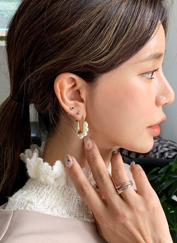 ゴールドフェイクパールピアス 全1色 レディースファッション通販 Dholic