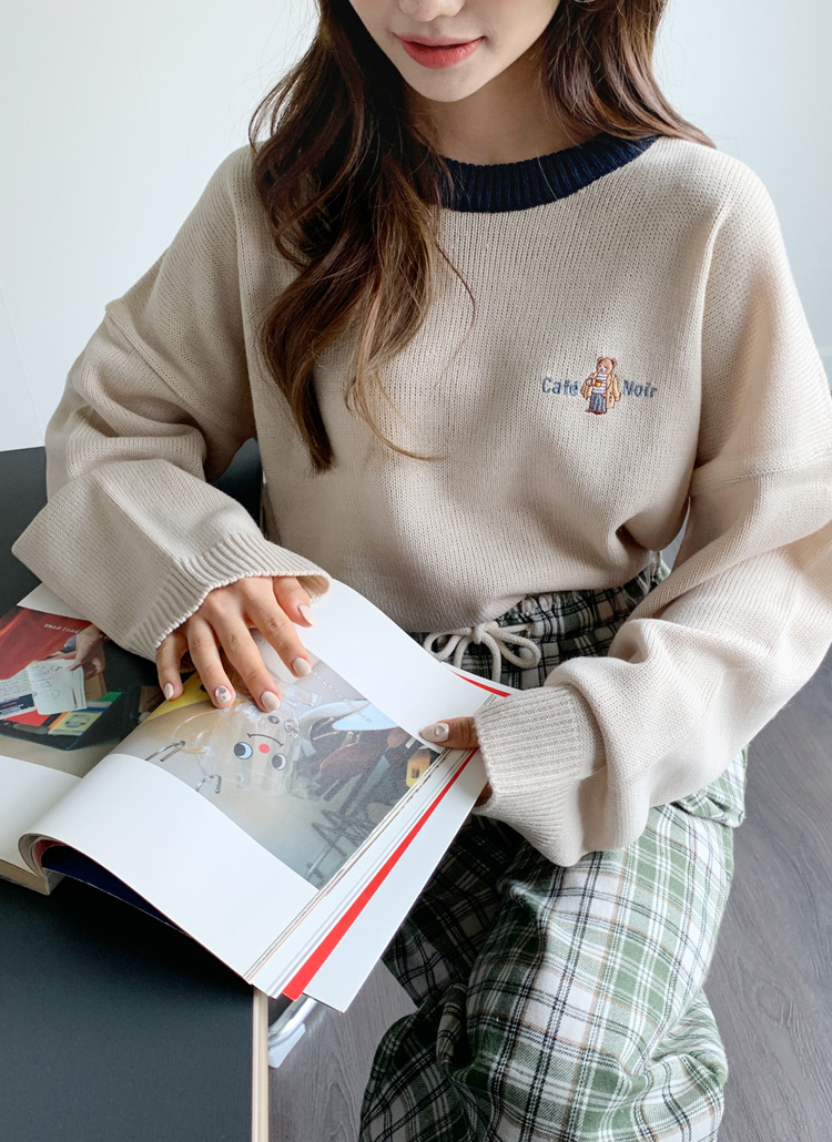 刺繍ニット　ネイビー
