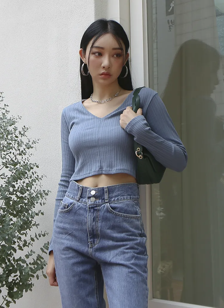 Vネッククロップド丈長袖Tシャツ | レディースファッション通販 - DHOLIC 