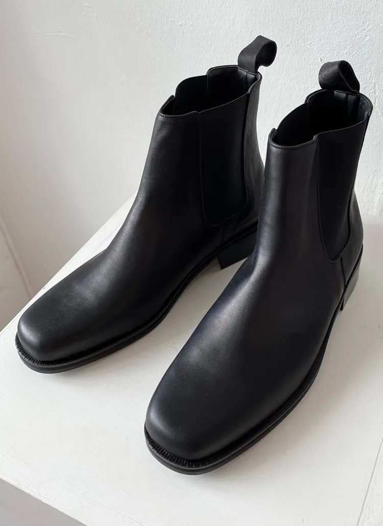 スクエアトゥカウレザーブラックアンクルブーツ | 詳細画像1