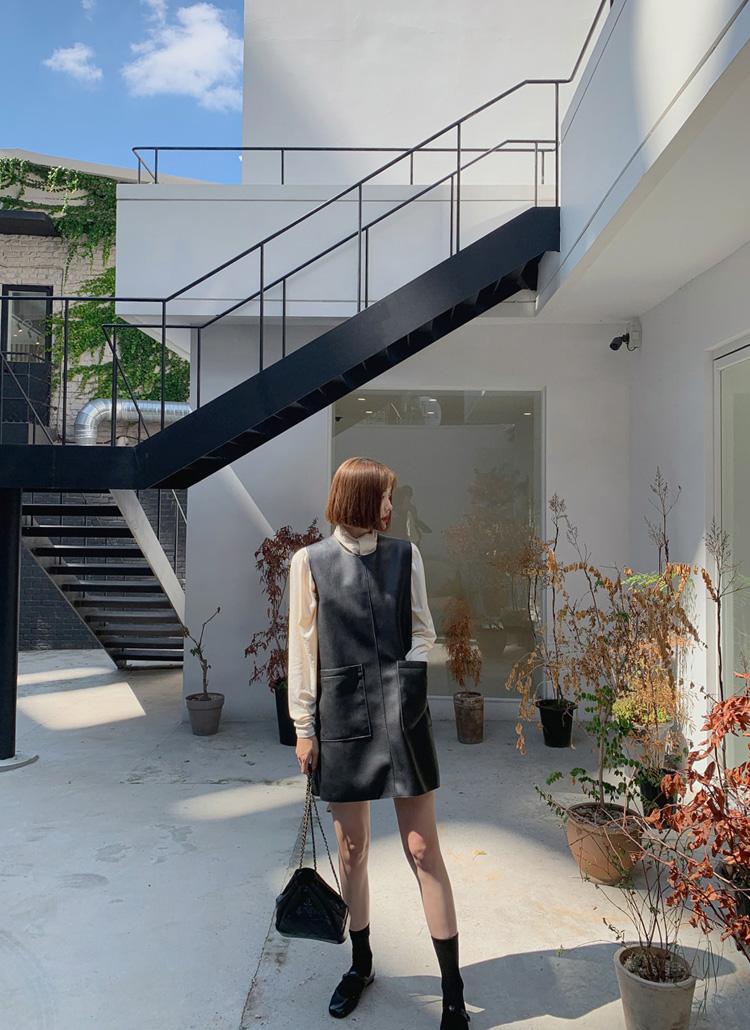 ラウンドネックスリーブレスレザー風ビッグポケットミニワンピース秋冬 ワンピース ミニワンピース Prostj プロストジェイ ファッション総合通販 Dholic ラウンドネックスリーブレスレザー風ビッグポケットミニワンピース秋冬 ワンピース ミニワンピース Prostj プロストジェイ ファッション総合通販 Dholic