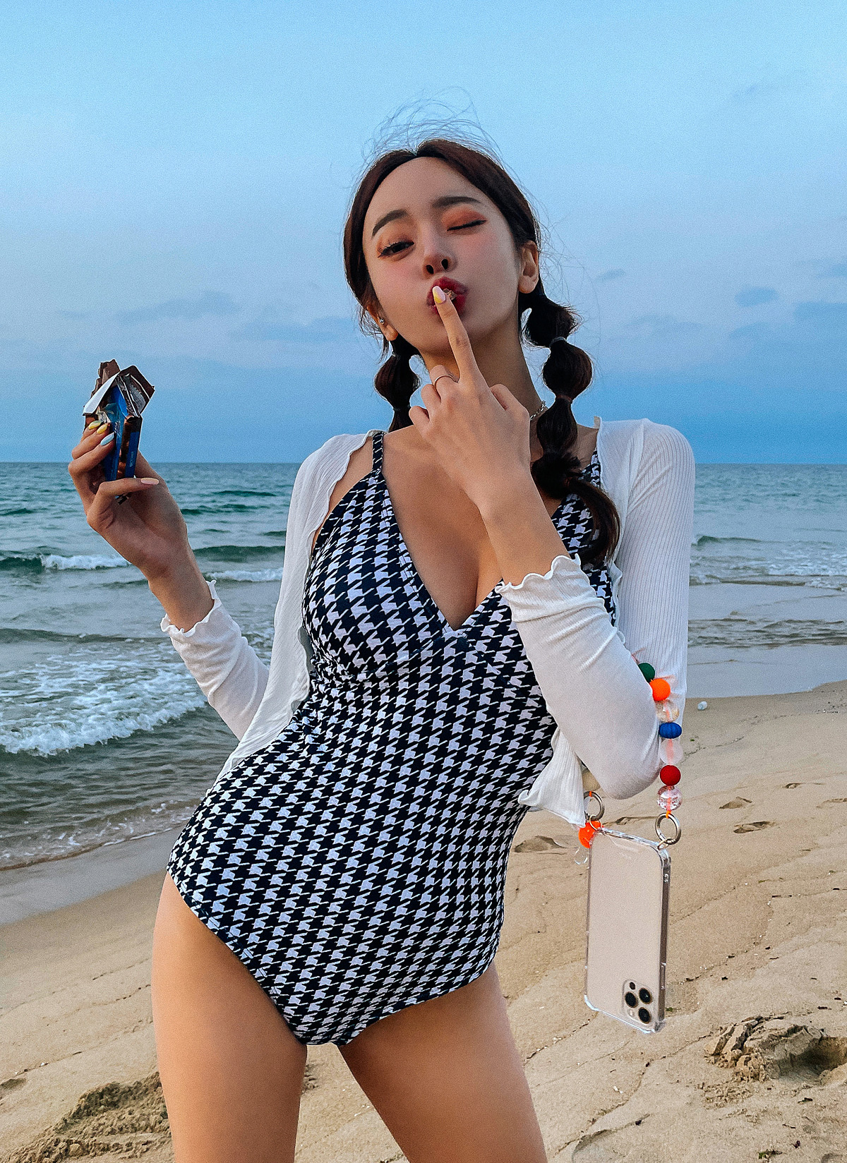 千鳥柄Vネックワンピース水着 | レディースファッション通販 - DHOLIC