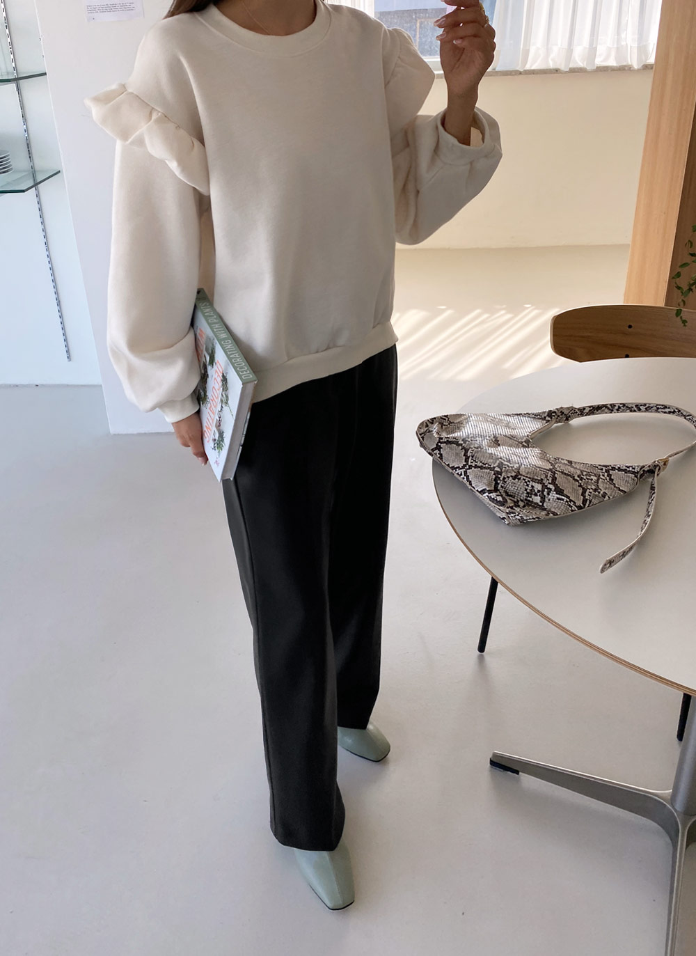 裏起毛ショルダーフリルスウェット | DHOLIC | 詳細画像13