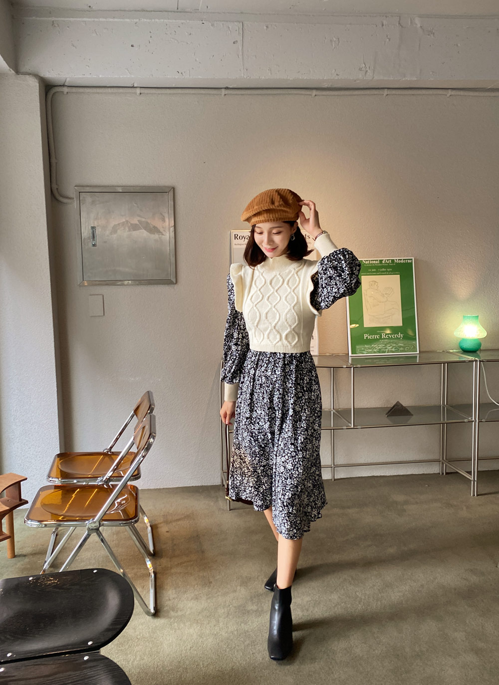 紺地に白の花柄ニットワンピース 紺地に白の花柄ニットワンピース 紺地に白の花柄ニットワンピース 花柄