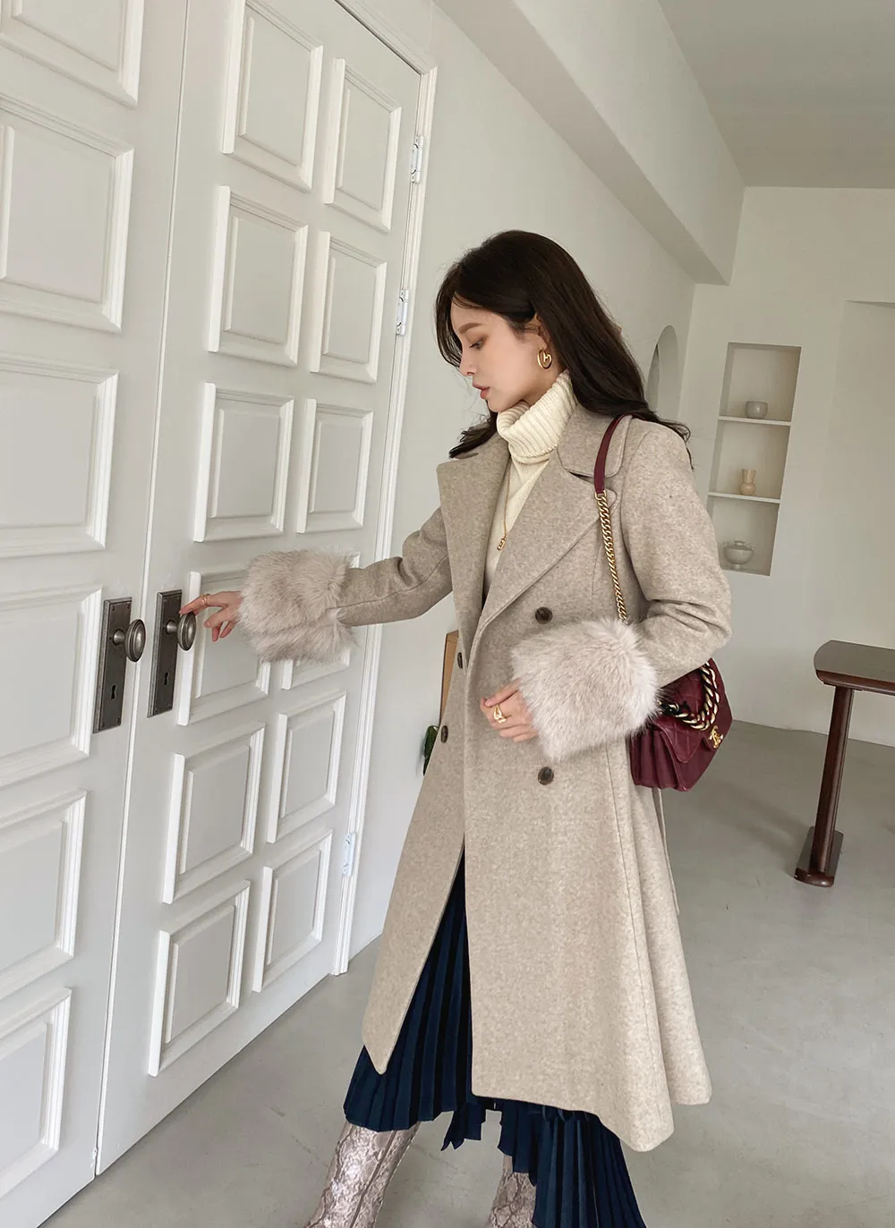 ベルト付キルト裏地フェイクファーポイントコート | レディース  