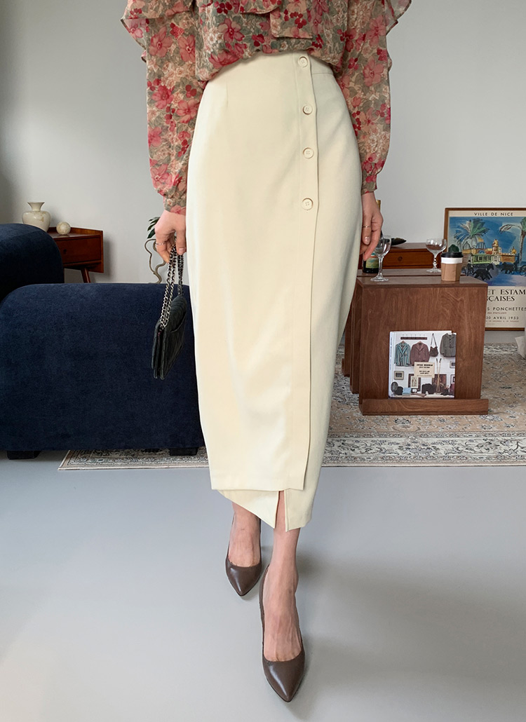 美品 ザリラクス グルカラップスカート 38 M ウール100% 金ボタン 美品 ザリラクス グルカラップスカート 38 M ウール100% 金ボタン THE