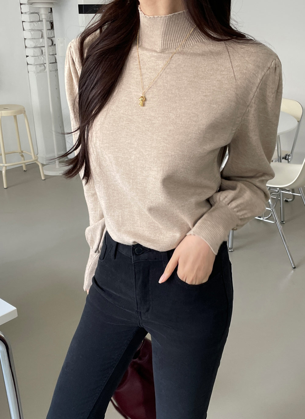 ニット 飾りボタン付き サイドスリット ハーフネックリブニット