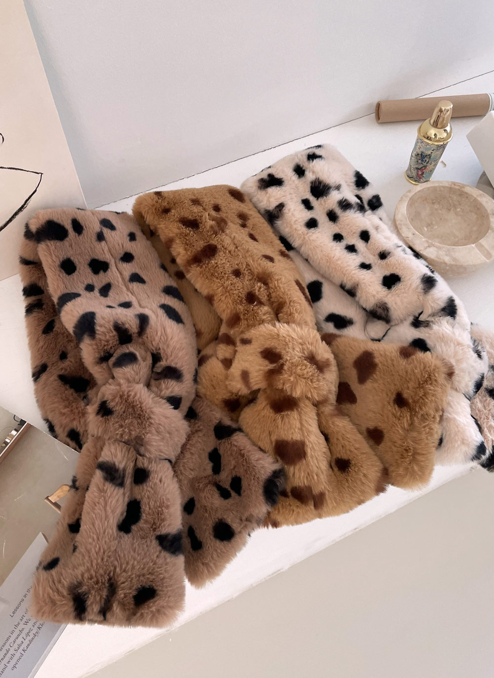 ダルメシアン柄フード付きマフラーと耳カチューシャセット Amazon.co.jp: DEARMAMY ダルメシアン 犬 耳 カチューシャ 子犬 耳