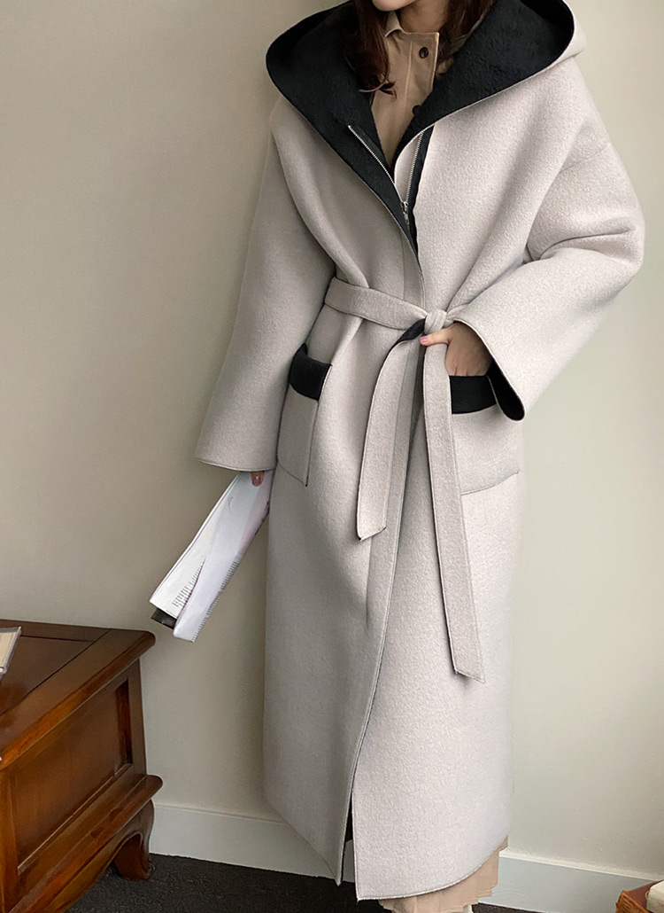 ファー裏地ストラップ付フードロングコート | レディースファッション