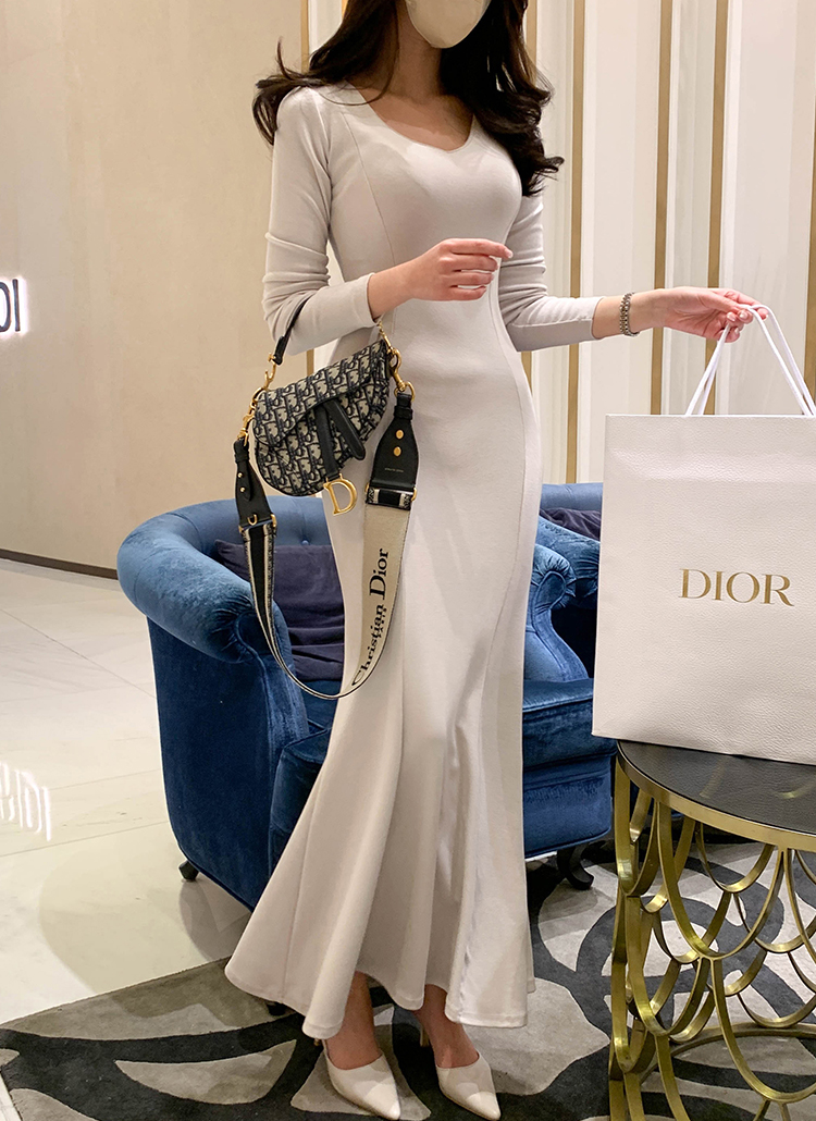 ダーツラインスリム裏起毛vネックマーメイドラインワンピース春秋冬 ワンピース ロングワンピース Minagram ミナグラム ファッション総合通販 Dholic