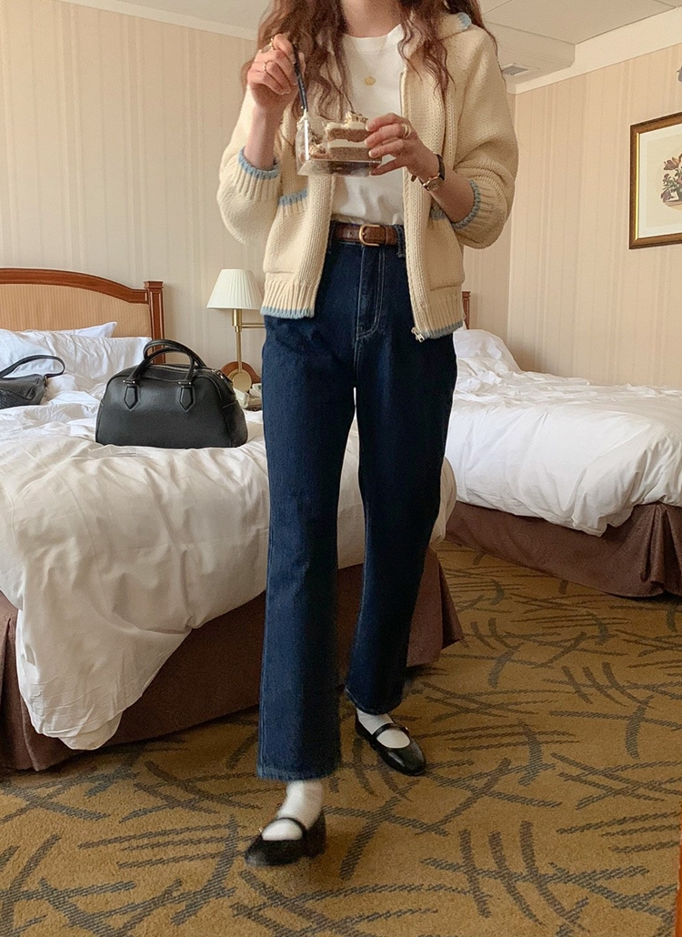 ダークブルーストレートデニムパンツ