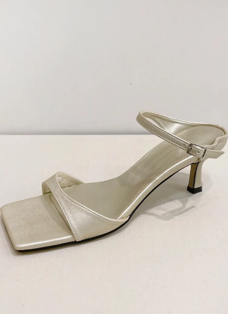 スクエアトゥヒールサンダル | minagram | 詳細画像1