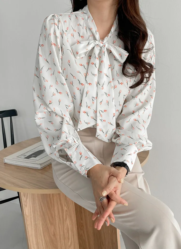 花柄ボウタイボウタイブラウス | レディースファッション通販 - DHOLIC 