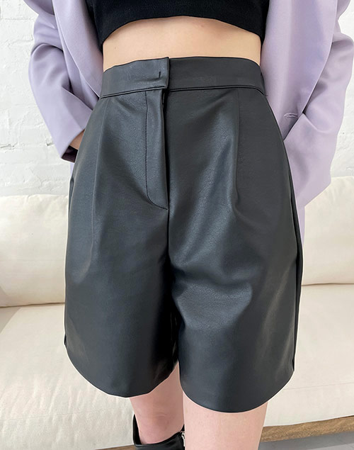 leather half pants（パンツ/ショートパンツ）| hitomi.nakazawa | 東京ガールズマーケット