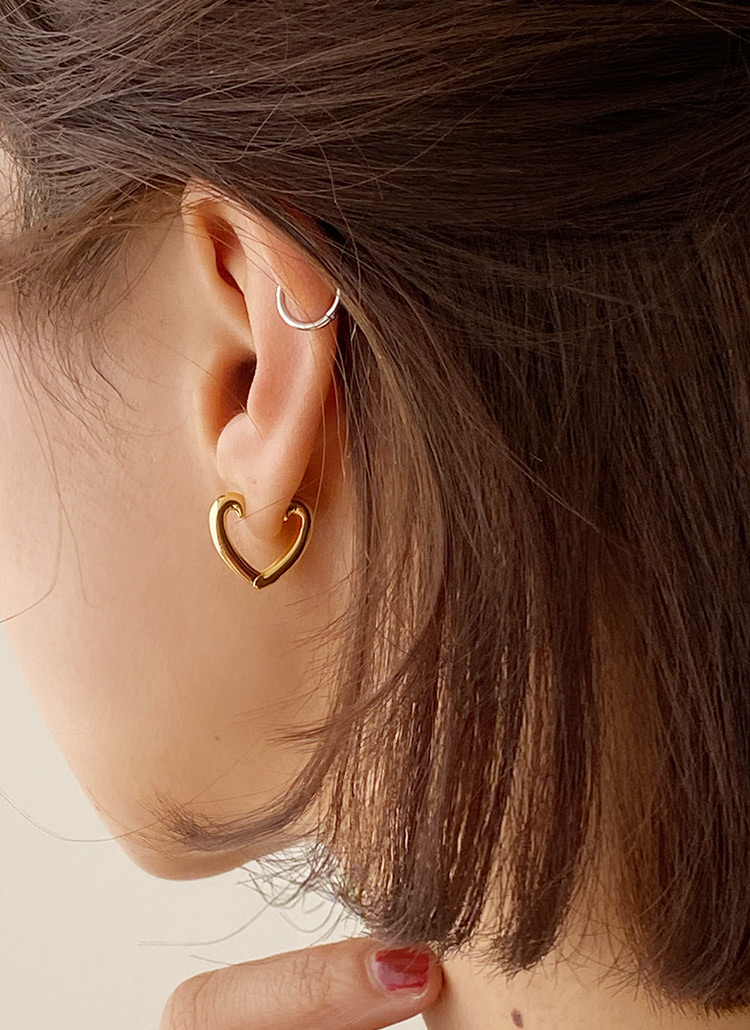Liquem シルバーフラワーフープ・ピアス