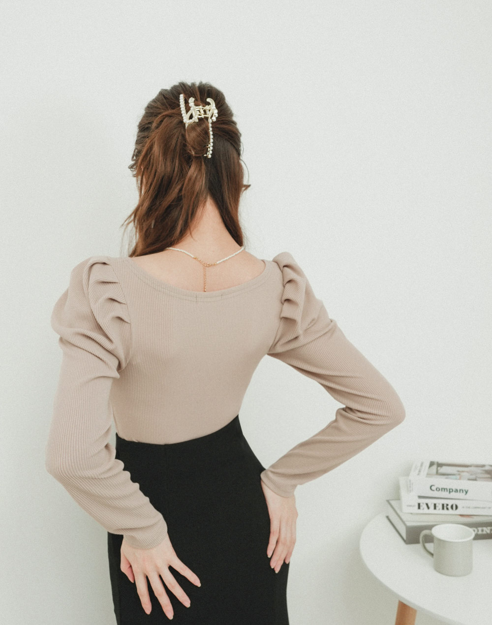 power shoulder square neck T-shirt | 詳細画像14
