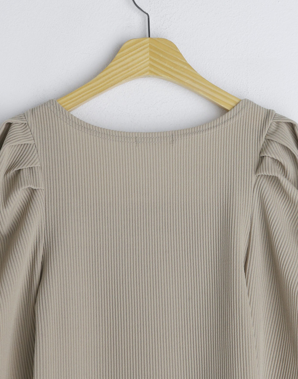 power shoulder square neck T-shirt | 詳細画像21